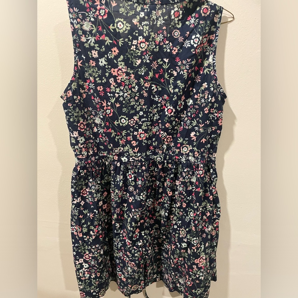 Floral print, tie-waist GAP dress with pockets- throw on Jean jacket for fall